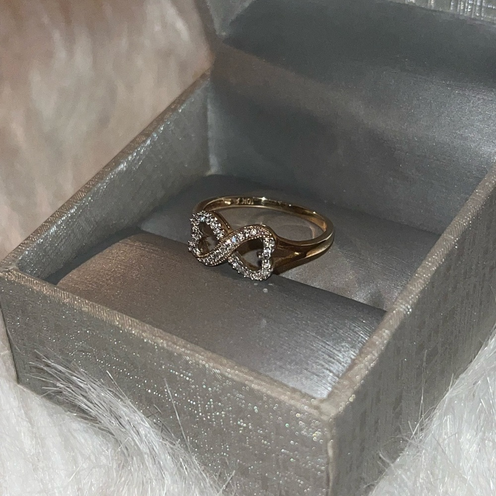 10 KT YG Heart infinity ring